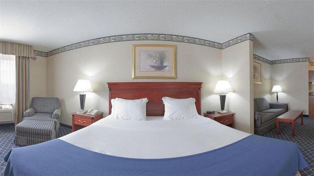 Holiday Inn Express & Suites Danville By Ihg Exterior foto