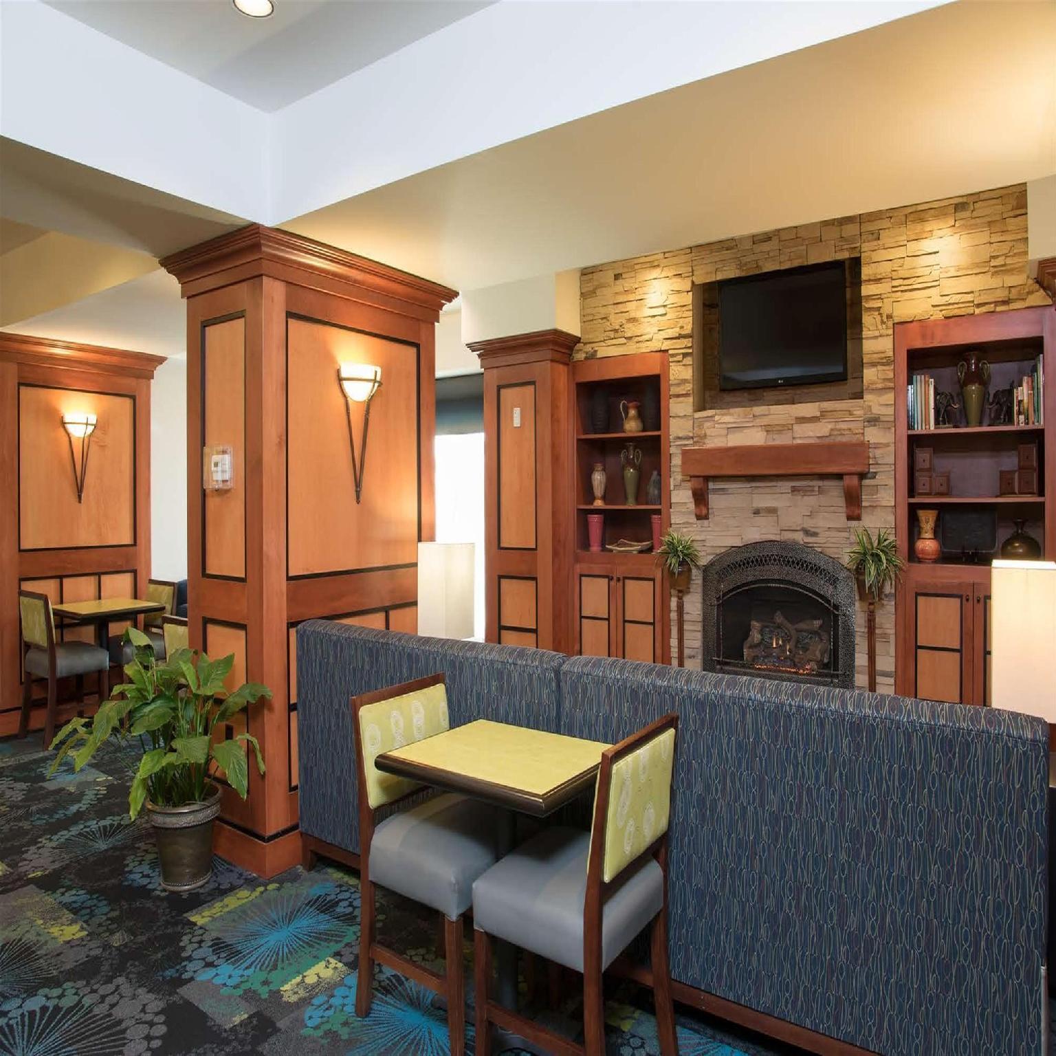 Holiday Inn Express & Suites Danville By Ihg Exterior foto