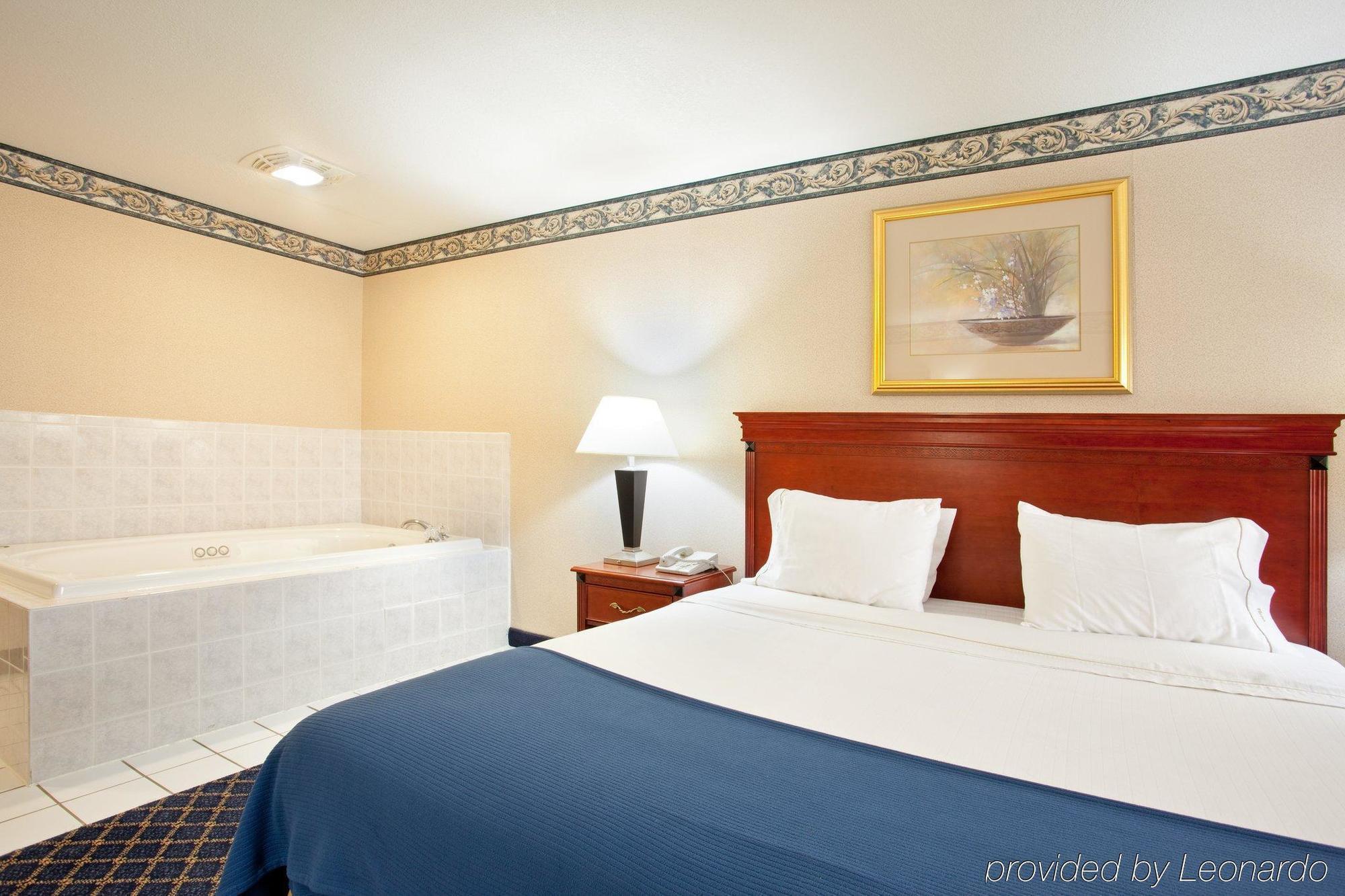 Holiday Inn Express & Suites Danville By Ihg Zimmer foto
